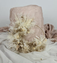 Load image into Gallery viewer, Preserved flowers cake hoop – neutral &amp; champagne gold – 5 inch
