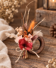 Load image into Gallery viewer, Preserved flowers - triple cake toppers / rings - rustic orange incl Mr &amp; Mrs sign
