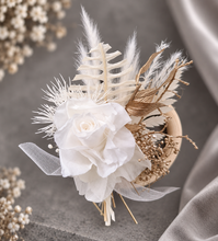 Load image into Gallery viewer, Preserved flowers - triple cake toppers / rings - White &amp; gold w roses incl Mr &amp; Mrs sign

