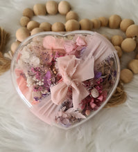 Load image into Gallery viewer, Preserved flowers in love hearth – Blush pink and purple
