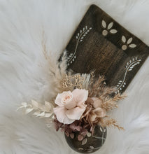 Load image into Gallery viewer, Mini preserved rose neutral boho flowers w Happy Birthday tag
