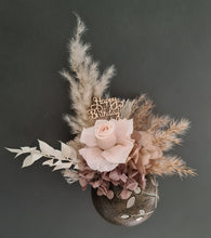 Load image into Gallery viewer, Mini preserved rose neutral boho flowers w Happy Birthday tag
