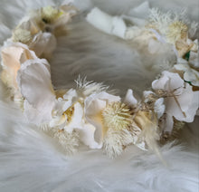 Load image into Gallery viewer, Boho everlasting flowers crown – wedding, maternity photoshoot
