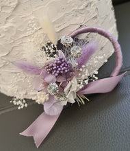 Load image into Gallery viewer, Preserved flowers - triple cake toppers / rings – violet, purple &amp; silver

