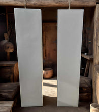 Load image into Gallery viewer, Plinth Acrylic white (25 x 25) - 110cm - HIRE ONLY
