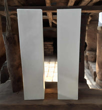 Load image into Gallery viewer, Plinth Acrylic white (25 x 25) - 110cm - HIRE ONLY
