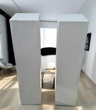 Load image into Gallery viewer, Plinth Acrylic white (25 x 25) - 110cm - HIRE ONLY
