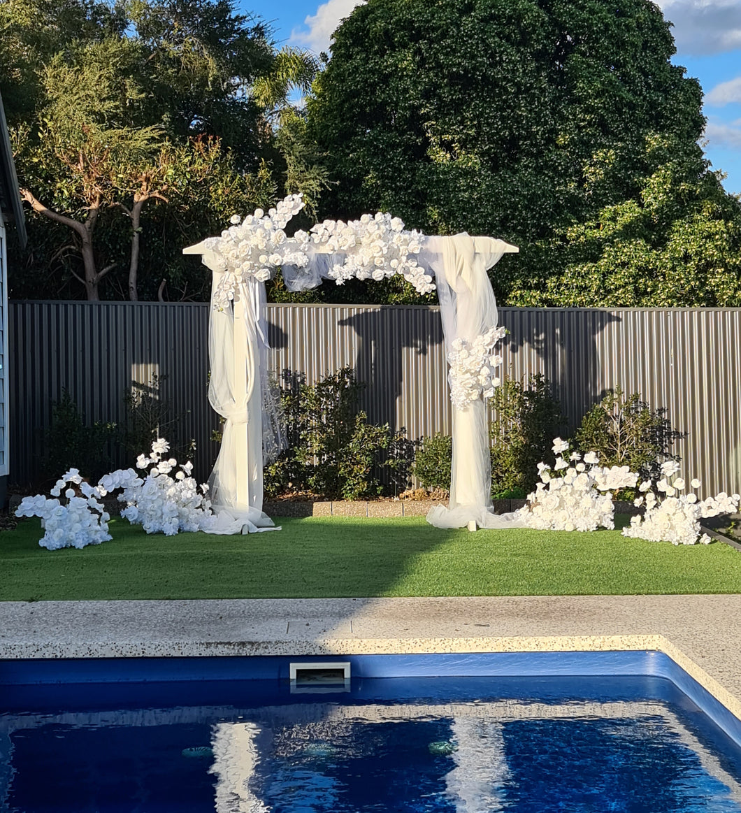 White wooden arbour & flowers - Advanced - HIRE ONLY
