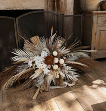 Load image into Gallery viewer, Everlasting Boho arbour backdrop hanging flowers - HIRE ONLY

