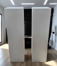 Load image into Gallery viewer, Plinth Acrylic white (25 x 25) - 90cm - HIRE ONLY
