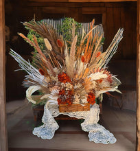 Load image into Gallery viewer, Rustic package – flowers &amp;  Queen peacock chair - HIRE ONLY
