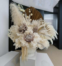 Load image into Gallery viewer, Boho urns &amp; white mesh Birthday package w rug - HIRE ONLY
