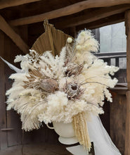 Load image into Gallery viewer, Boho urns &amp; white mesh Birthday package w rug - HIRE ONLY
