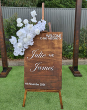 Load image into Gallery viewer, Rustic wooden easel with white flowers - Welcome sign - HIRE ONLY
