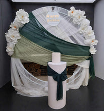 Load image into Gallery viewer, White &amp; green double circle backdrop package w flowers and plinth - HIRE ONLY
