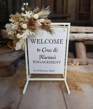 Load image into Gallery viewer, Boho Rustic welcome sign flowers &amp; welcome frame - HIRE ONLY
