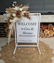 Load image into Gallery viewer, Boho Rustic welcome sign flowers &amp; welcome frame - HIRE ONLY
