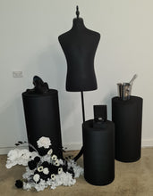 Load image into Gallery viewer, Grooms Preparation Room – Basic Set up – Option 2 - HIRE ONLY

