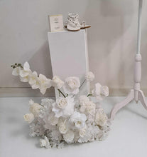 Load image into Gallery viewer, Bridal Preparation Room – Basic Set up – Option 1 - HIRE ONLY
