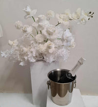 Load image into Gallery viewer, Bridal Preparation Room – Basic Set up – Option 1 - HIRE ONLY
