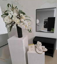 Load image into Gallery viewer, Bridal Preparation Room – Basic Set up – Option 2 - HIRE ONLY
