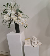 Load image into Gallery viewer, Bridal Preparation Room – Basic Set up – Option 2 - HIRE ONLY
