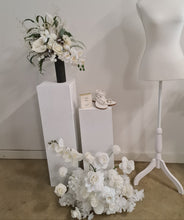 Load image into Gallery viewer, Bridal Preparation Room – Basic Set up – Option 2 - HIRE ONLY
