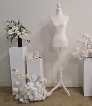 Load image into Gallery viewer, Bridal Preparation Room – Basic Set up – Option 2 - HIRE ONLY
