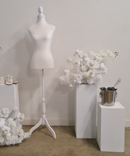 Load image into Gallery viewer, Bridal Preparation Room – Basic Set up – Option 2 - HIRE ONLY
