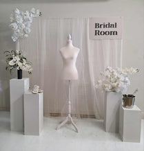Load image into Gallery viewer, Bridal Preparation Room – Deluxe - HIRE ONLY
