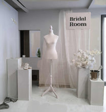 Load image into Gallery viewer, Bridal Preparation Room – Deluxe - HIRE ONLY
