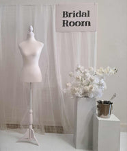 Load image into Gallery viewer, Bridal Preparation Room – Deluxe - HIRE ONLY
