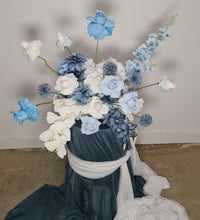 Load image into Gallery viewer, Double arch / backdrop 2 x white blue flowers &amp; plinths Package - HIRE ONLY
