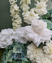 Load image into Gallery viewer, Green &amp; white – 2 x backdrops &amp; 2 x flowers + flower stand + cake stand – Advanced package No 2 - HIRE ONLY
