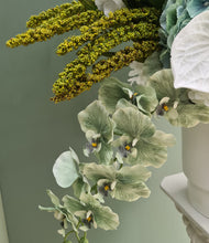 Load image into Gallery viewer, Green &amp; white – 2 x backdrops &amp; 2 x flowers + flower stand + cake stand – Advanced package No 2 - HIRE ONLY

