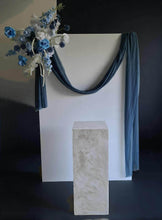 Load image into Gallery viewer, White rectangular backdrop 2.1m, blue flowers &amp; cake stand - HIRE ONLY
