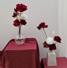 Load image into Gallery viewer, Red &amp; white table flowers centrepieces - HIRE ONLY

