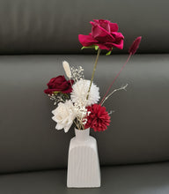 Load image into Gallery viewer, Red &amp; white table flowers centrepieces - HIRE ONLY
