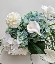 Load image into Gallery viewer, Green &amp; white flowers event welcome sign - HIRE ONLY
