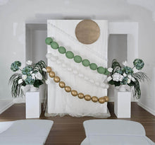 Load image into Gallery viewer, Popular Green &amp; white flowers Set up – Option 10 - HIRE ONLY
