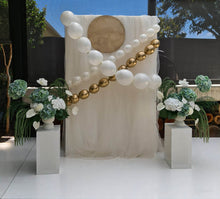 Load image into Gallery viewer, Popular Green &amp; white flowers Set up – Option 10 - HIRE ONLY
