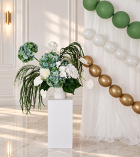 Load image into Gallery viewer, Popular Green &amp; white flowers Set up – Option 10 - HIRE ONLY
