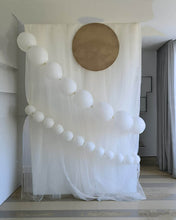 Load image into Gallery viewer, Rectangular backdrop w pearl strand balloons - HIRE ONLY
