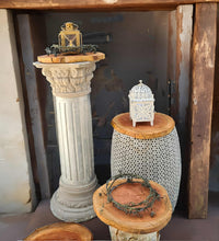 Load image into Gallery viewer, Rustic wood rounds  (30cm) - HIRE ONLY
