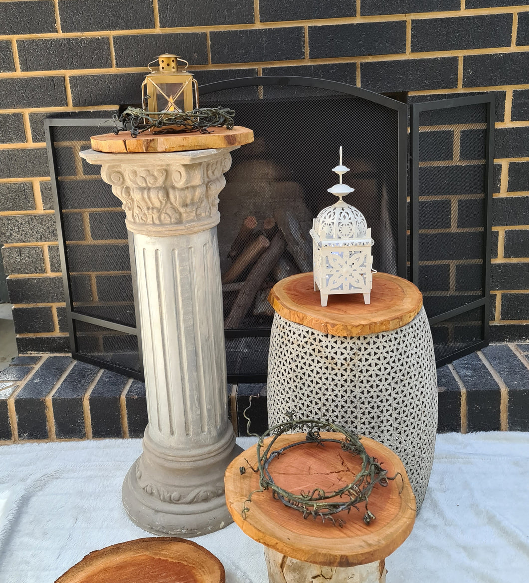 Rustic wood rounds  (30cm) - HIRE ONLY