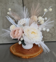 Load image into Gallery viewer, Boho blush romantic flowers table centrepieces - HIRE ONLY
