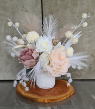 Load image into Gallery viewer, Boho blush romantic flowers table centrepieces - HIRE ONLY
