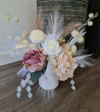 Load image into Gallery viewer, Boho blush romantic flowers table centrepieces - HIRE ONLY
