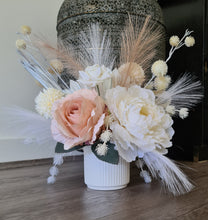 Load image into Gallery viewer, Boho blush romantic flowers table centrepieces - HIRE ONLY
