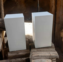 Load image into Gallery viewer, Plinth Acrylic white (25 x 25) - 50cm - HIRE ONLY
